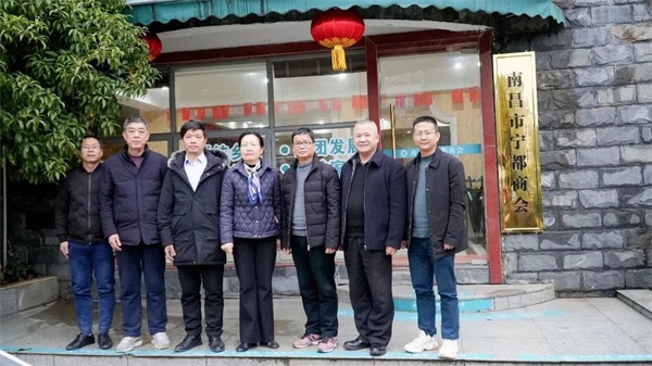 寧都縣政協(xié)副主席李強等領(lǐng)導一行蒞臨寧都商會指導工作
