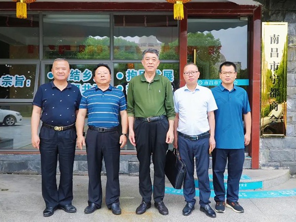 南昌寧都商會(huì)為寧都中學(xué)建校110周年助力，縣領(lǐng)導(dǎo)一行到訪交流。